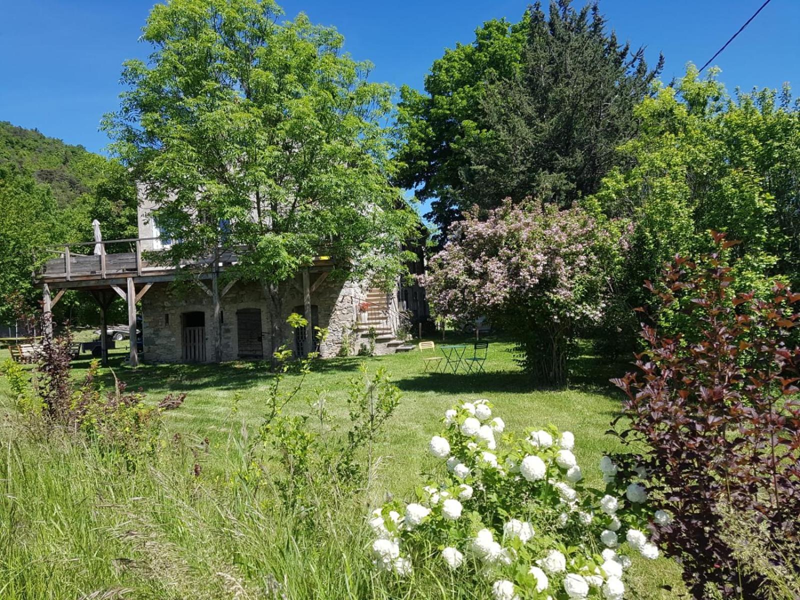 Les Gites Du Saro Chabestan Esterno foto